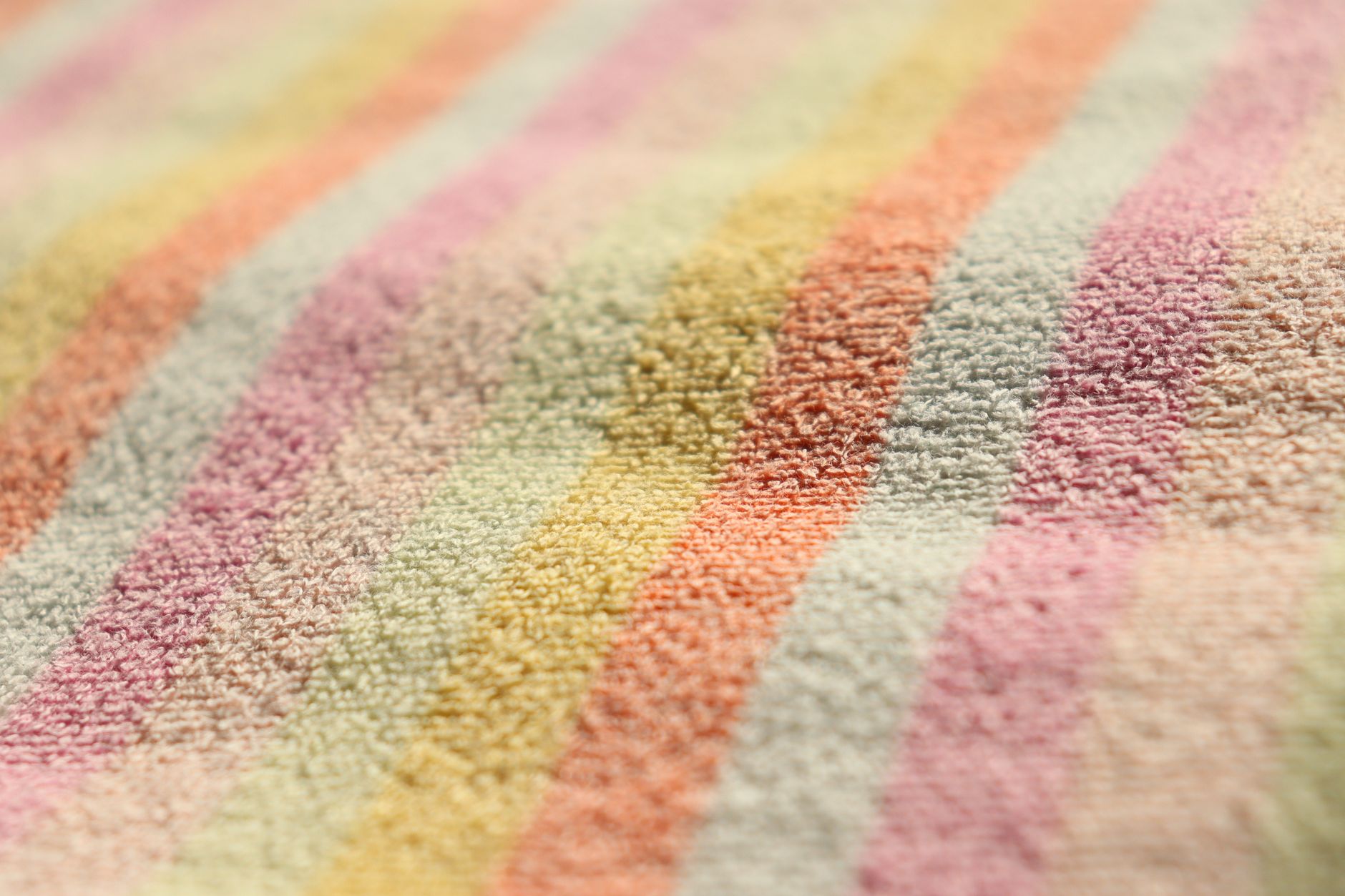 Comment intégrer les couleurs pastel pour apporter de la douceur à votre décoration ?