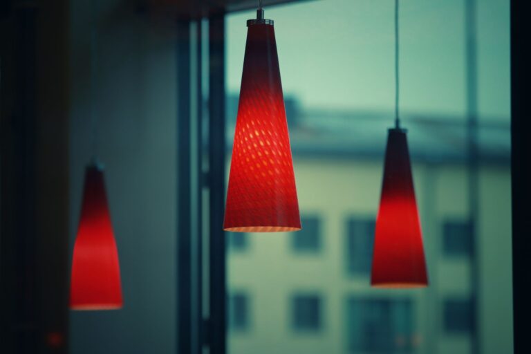 Quels luminaires choisir pour illuminer votre déco ?