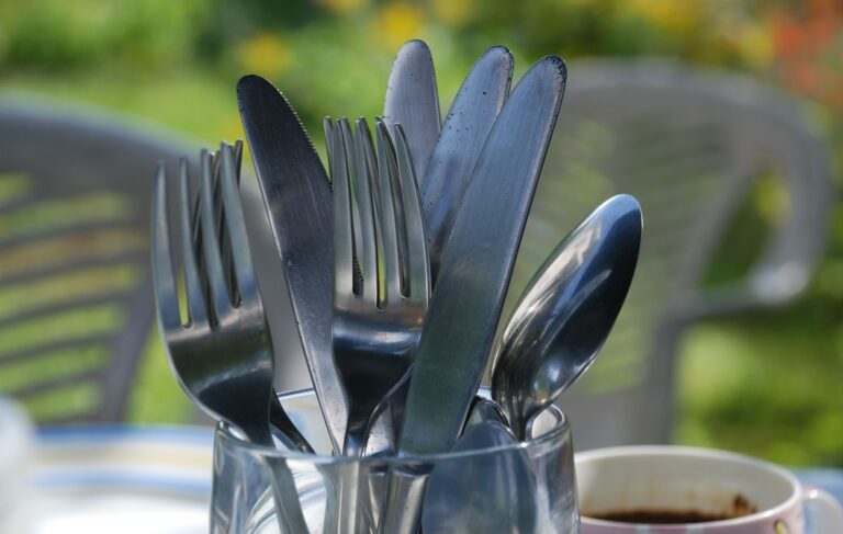 Rouille sur l’inox : la méthode douce pour nettoyer vos ustensiles